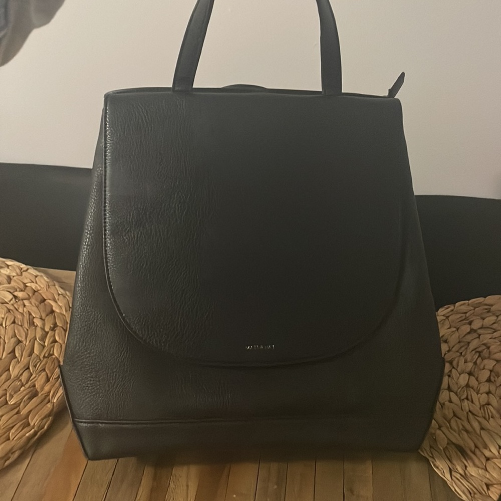 Matt&Nat black backpack barely used